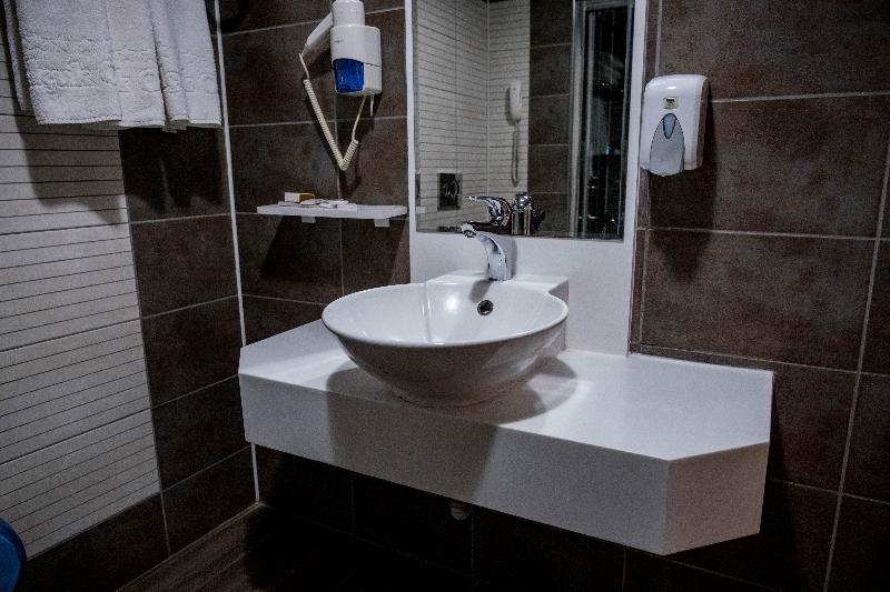 اتاق استاندارد سه نفره, Selçuk