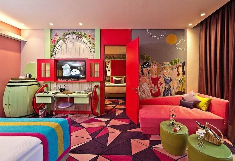 اتاق استاندارد تودرتو, The Land of Legends Kingdom Hotel