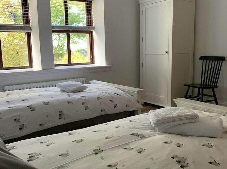 Номер Стандарт Вид на Сад, Crawfield Grange