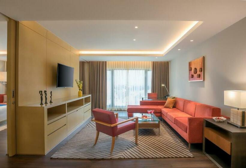 سوییت, Feathers  A Radha Hotel, Chennai