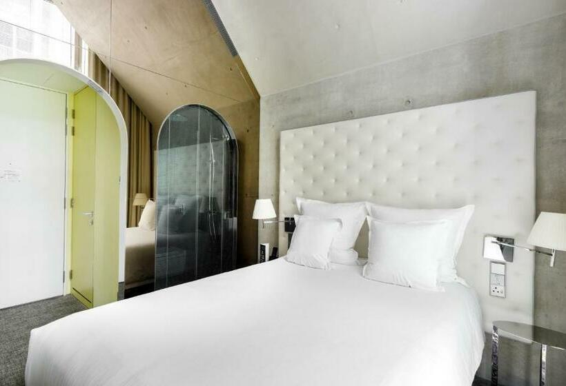 Bed in Shared Room, M Social Singapore
