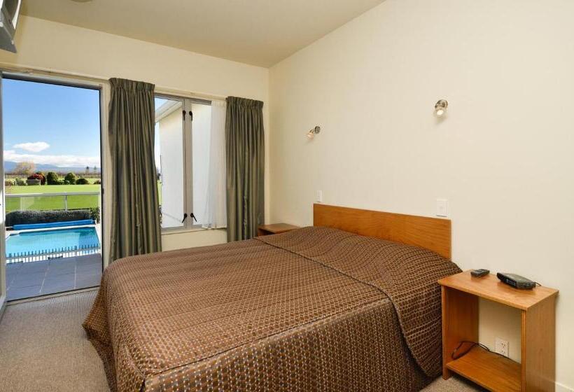 침실 2개 아파트, Parkside Motel