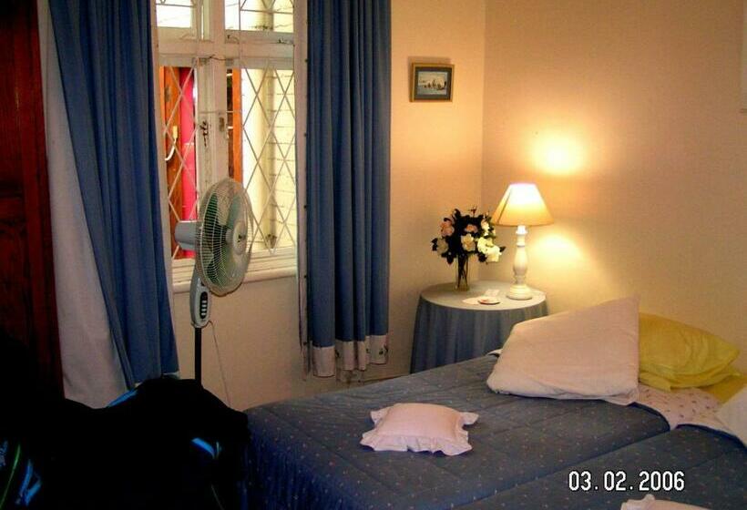 اتاق استاندارد, The Jays Guest House