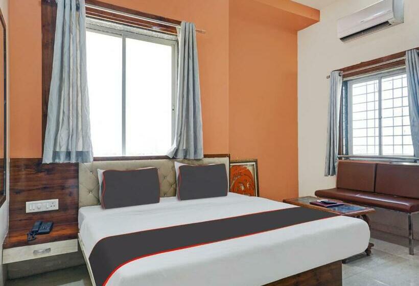 Трехместный Номер Классика, Collection O Hotel Pachratna