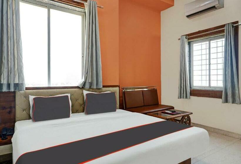 Трехместный Номер Классика, Collection O Hotel Pachratna