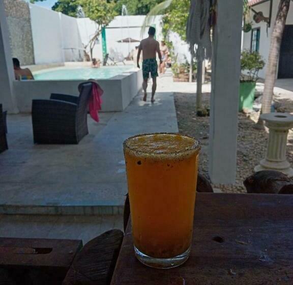 Номер Стандарт Трехместный, Room In Lodge   Tr A3d Hostel Room Near Castillo San Felipe With Pool And Wifi