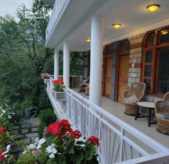 Номер Стандарт Вид на Горы, Eagle Guesthouse