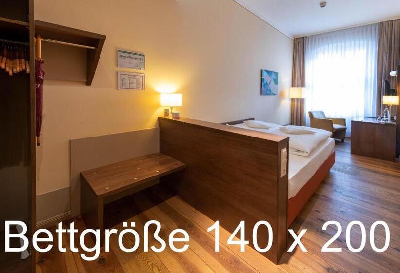 Номер Basic, Am Großen Waisenhaus