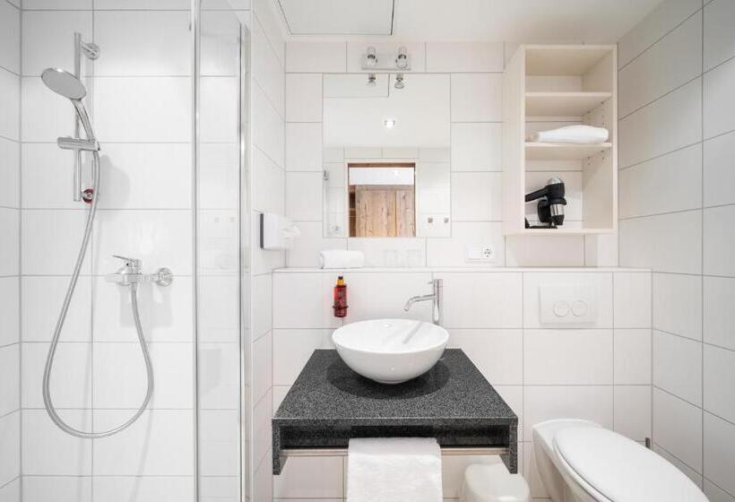 Номер бизнес-класса, Snooze Apartments