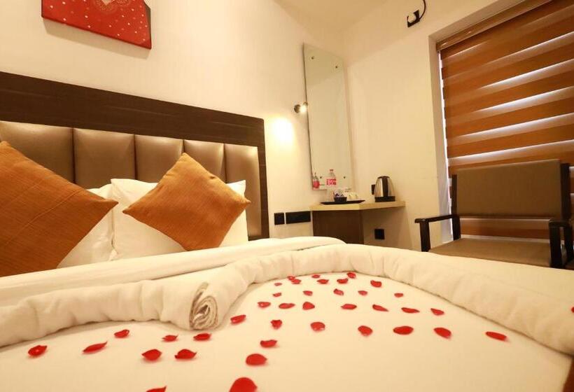 Quarto Estandar Cama King, Goodland Elegance