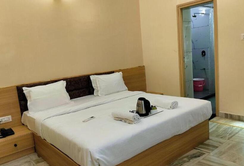 Номер Deluxe Кровать Кинг, The Orchard House   A Boutique