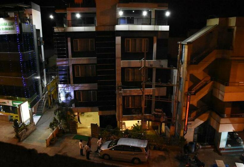 标准单人间, Everest Park Residency