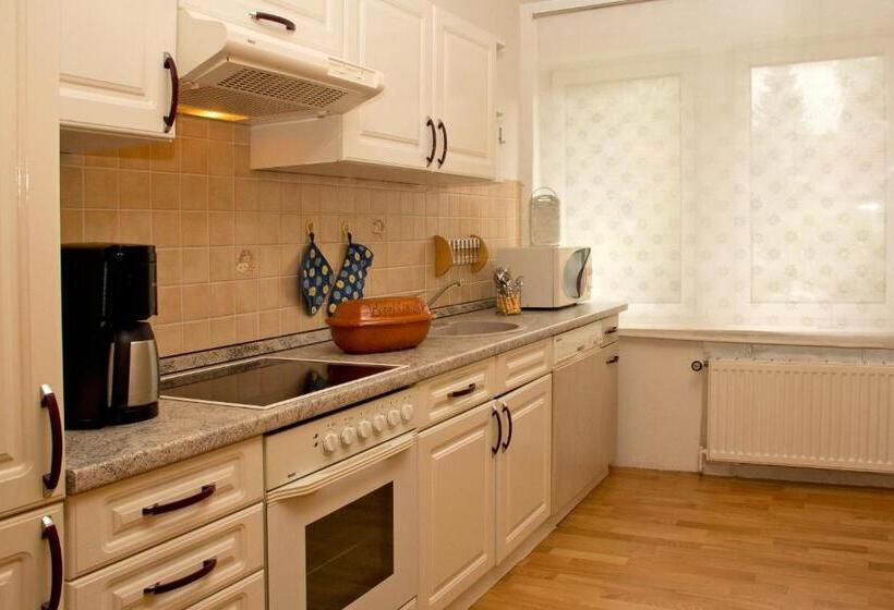 Апартаменты 3 Спальни, Pommerscher Hof