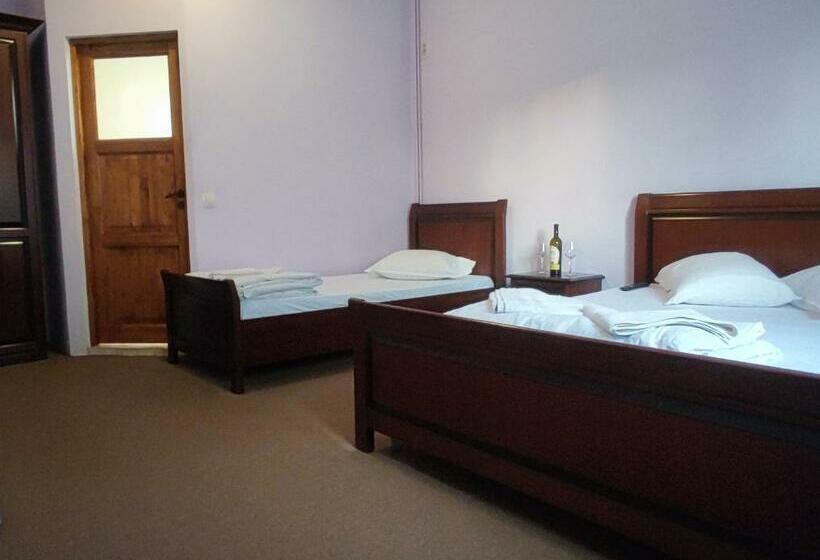 Номер Стандарт Трехместный, Motel Azur Km36