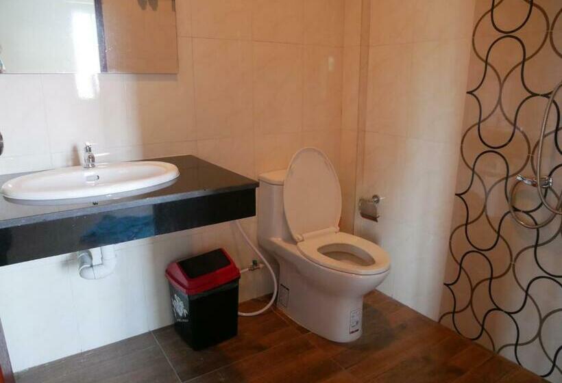 Кровать в Общей Комнате, Eq Hostel