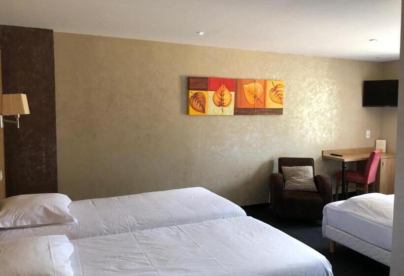 Трехместный Номер Классика, Logis L Hôtel D Arc
