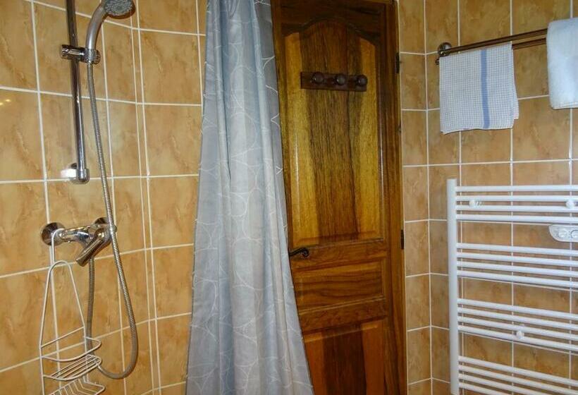 Номер Стандарт Трехместный, Les Chambres D Hotes Au Bois Fleuri