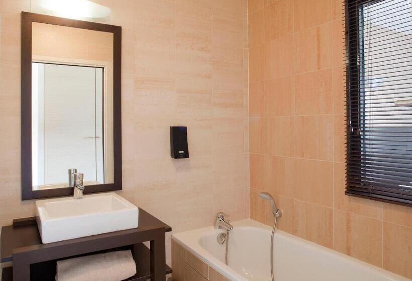 Номер Deluxe, Logis Hôtel Terre De Loire