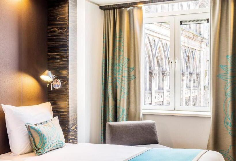 اتاق کلاسیک با چشم‌انداز شهر, Motel One Edinburgh Princes