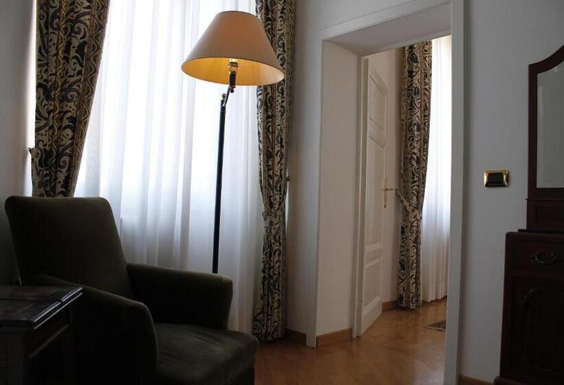 小型套房, Albergo Italia