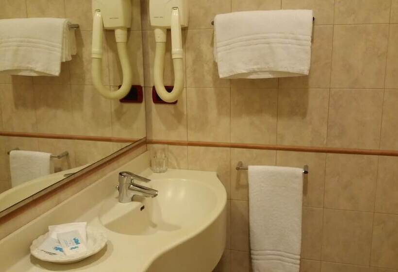 标准单人间, Albergo Italia