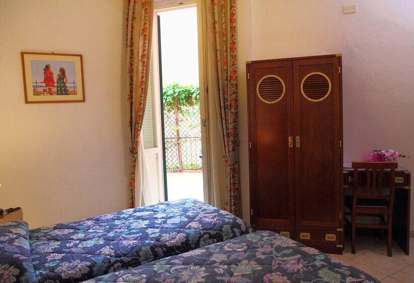 标准间, Albergo Italia
