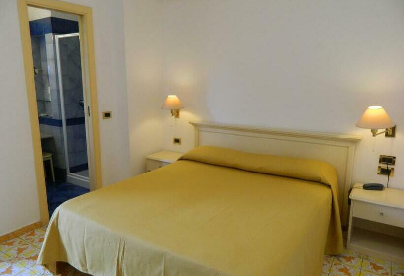 Quarto Estandar com Sacada, Villa Hermosa