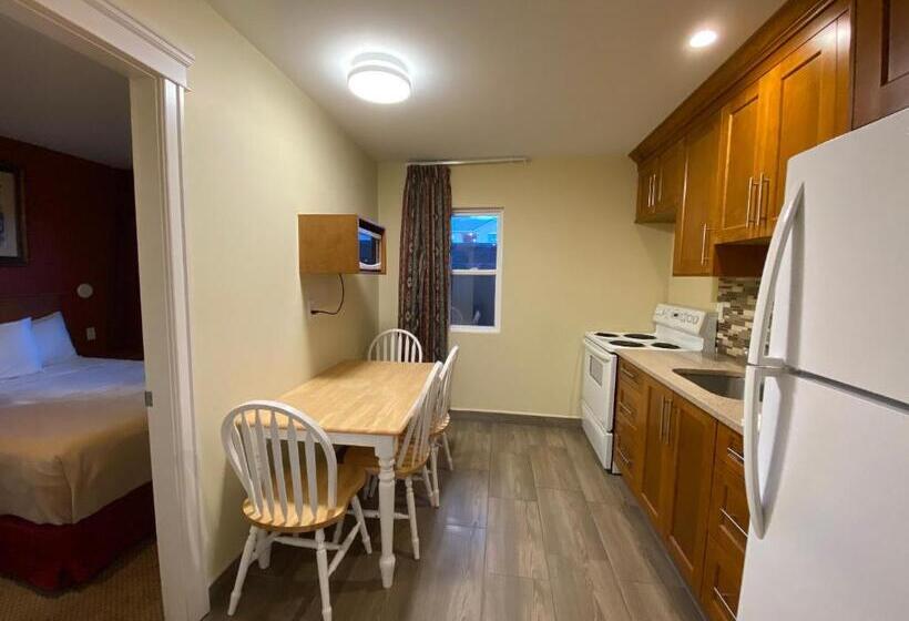 Family Suite, Sahara Courtyard Inn Osoyoos