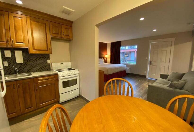 Люкс 2 Спальни, Sahara Courtyard Inn Osoyoos
