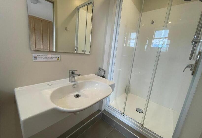 Номер Стандарт, Te Anau Lakefront Backpackers