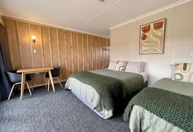 Номер Стандарт Трехместный, Te Anau Lakefront Backpackers