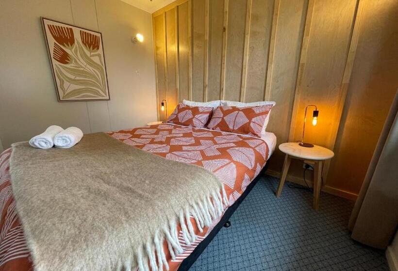 חדר סטנדרט חדר אמבטיה משותף, Te Anau Lakefront Backpackers