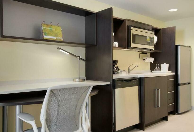 Люкс Адаптированный для Инвалидов, Home2 Suites By Hilton Fort St. John