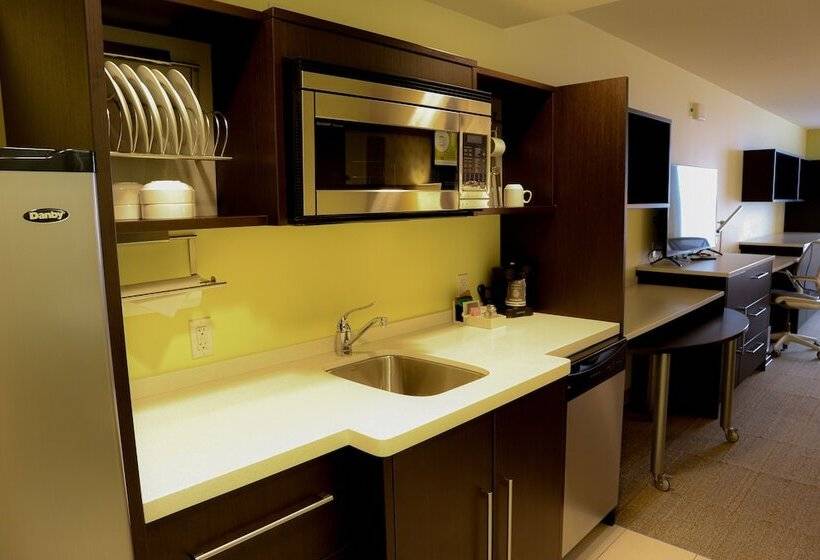 Люкс, Home2 Suites By Hilton Fort St. John