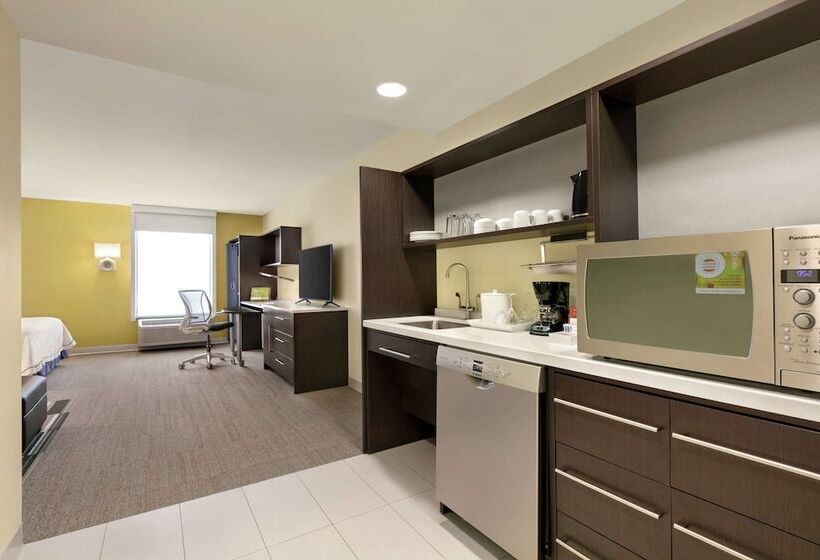 Люкс Адаптированный для Инвалидов, Home2 Suites By Hilton Fort St. John