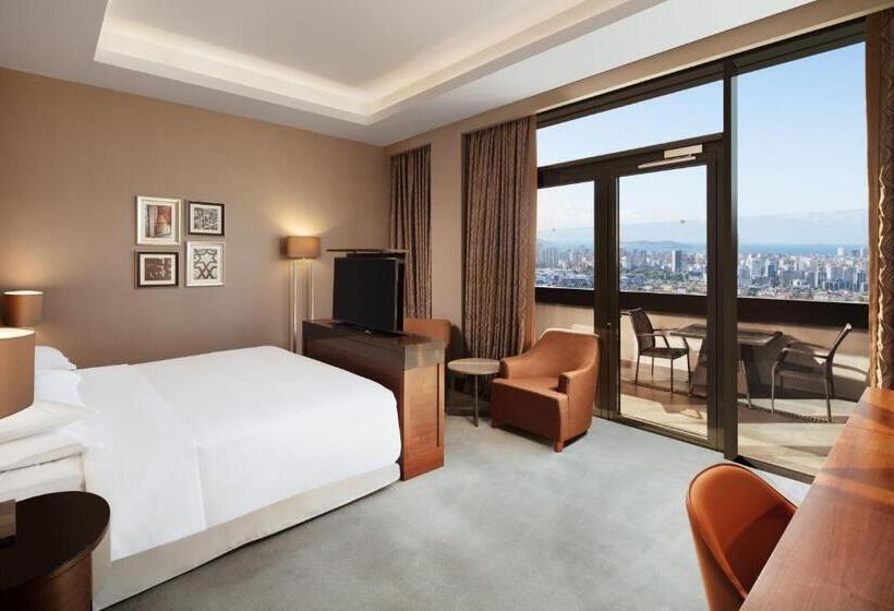 Номер Клуб Кровать Кинг, Sheraton Grand Istanbul Atasehir