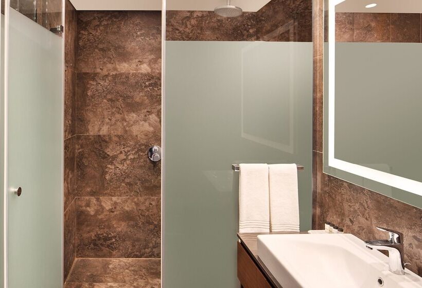 Номер Deluxe, Sheraton Grand Istanbul Atasehir