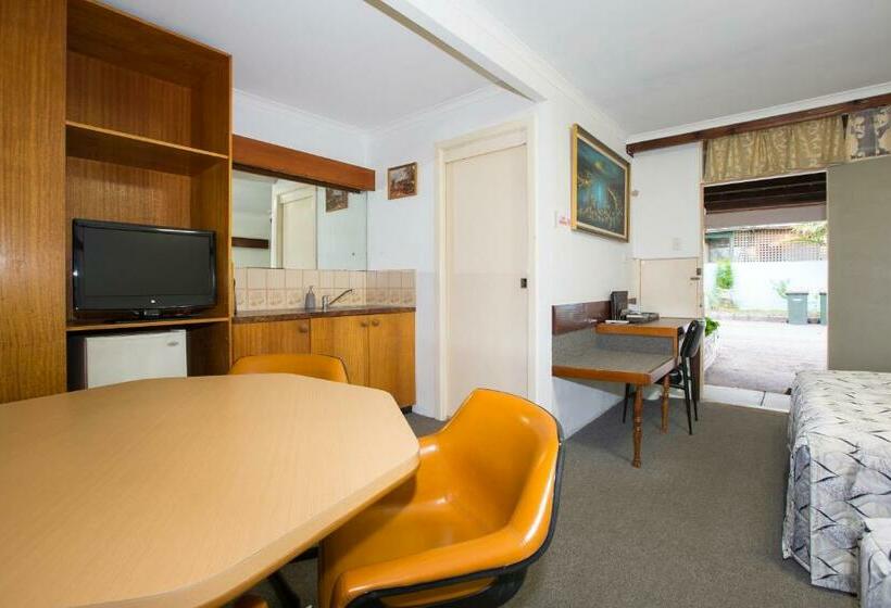 Семейный Номер, Eden Nimo Motel