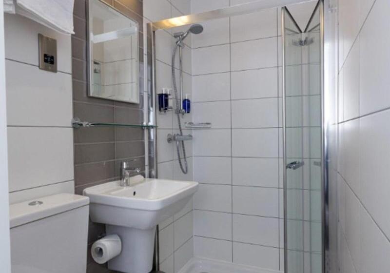 Quarto Estandar, The Beverley Hotel London   Victoria