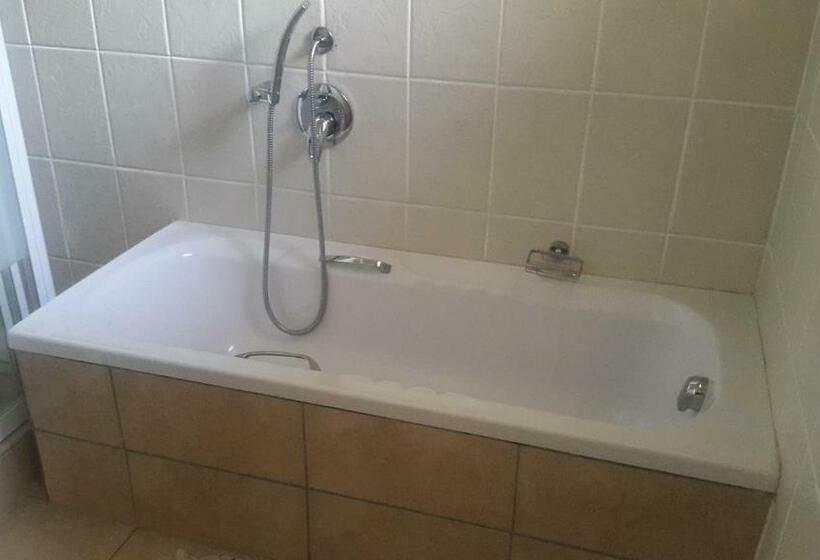 غرفة تنفيذية, Ikaze Guest House