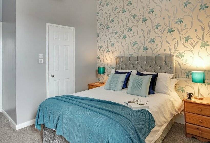 Номер Стандарт, The Chesterfield, Torquay