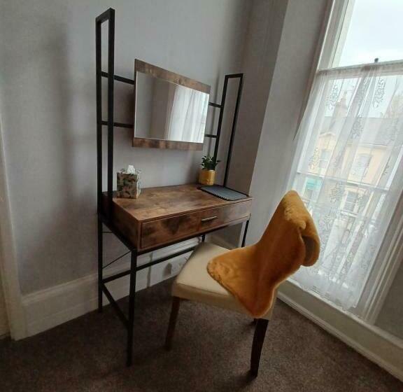Номер Basic, The Chesterfield, Torquay