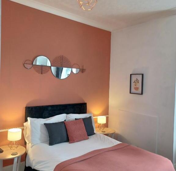 Номер Стандарт, The Chesterfield, Torquay