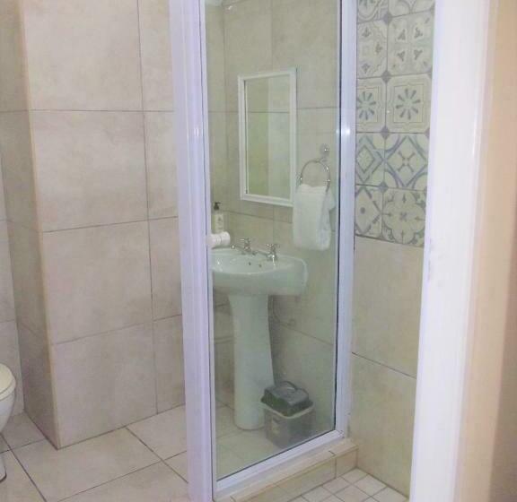 Люкс 2 Спальни, Point Village Hotel And Self Catering