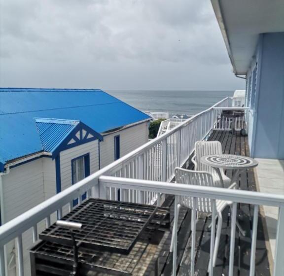 Люкс, Point Village Hotel And Self Catering