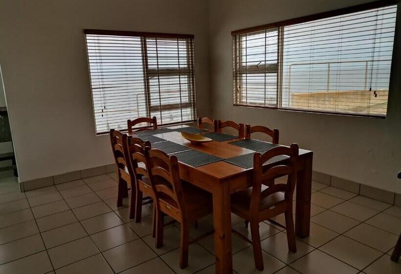 Дом 1 Спальня, Point Village Hotel And Self Catering