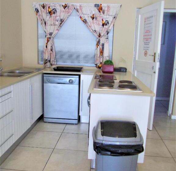 Люкс, Point Village Hotel And Self Catering