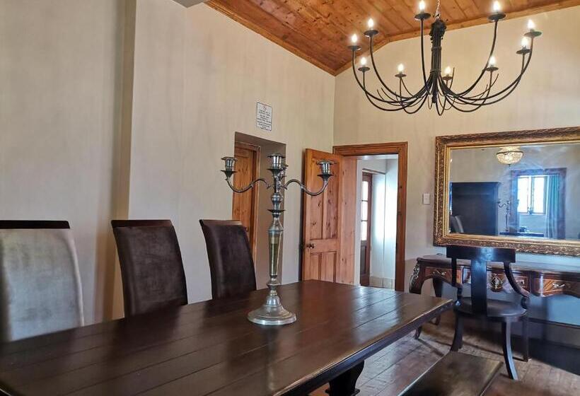 Номер Стандарт, Point Village Hotel And Self Catering