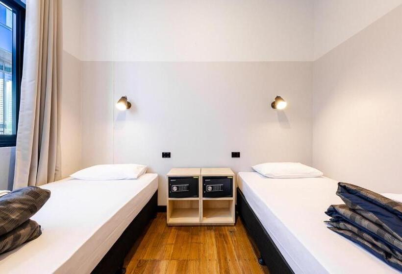 Номер Стандарт, Bunk Brisbane