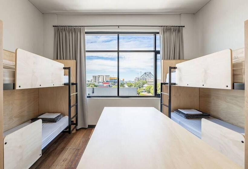 Кровать в Общей Комнате, Bunk Brisbane